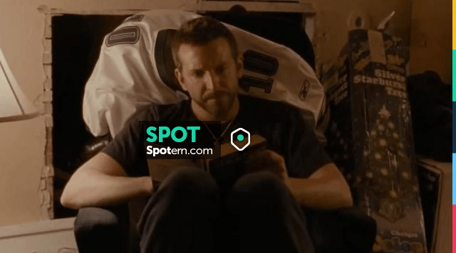 The jersey NFL Philadelphia Eagles Pat Solitano (Bradley Cooper) in  Happiness Therapy