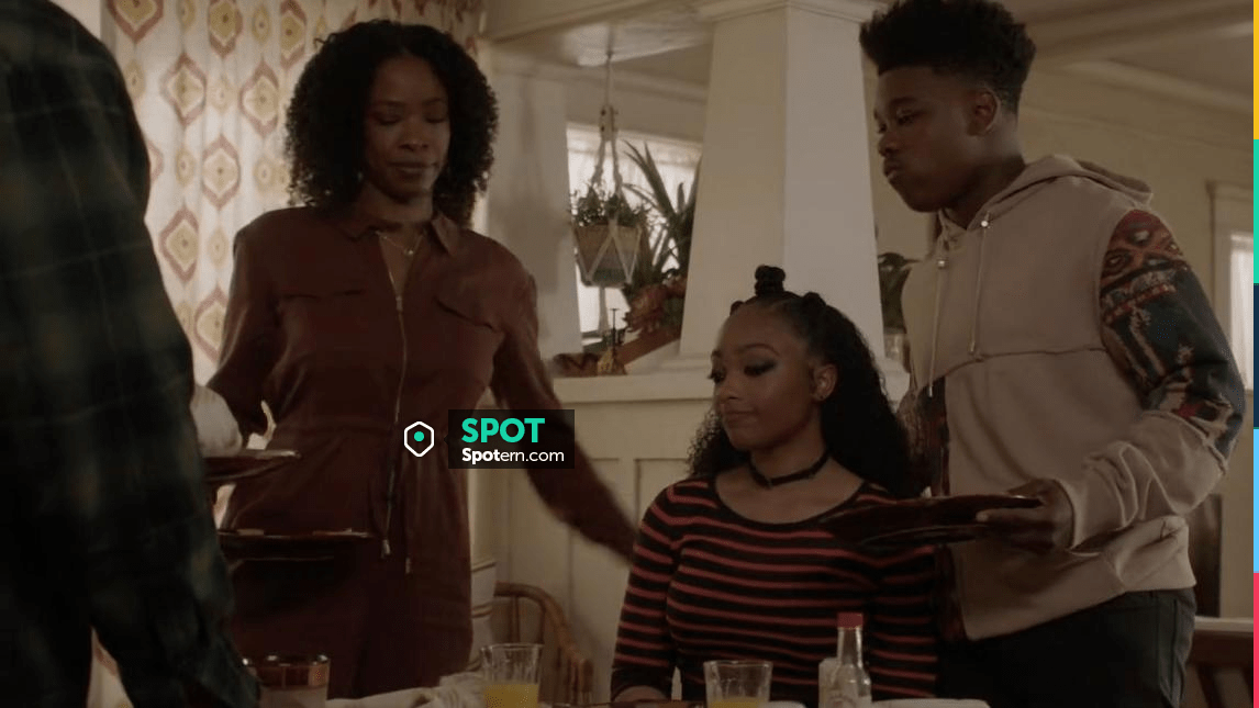 Sifflets Danny Zip Combinaison avant portée par Grace James (Karimah