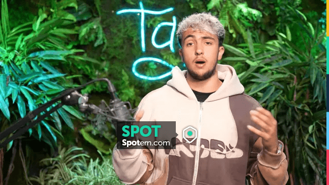 Le sweatshirt à capuche zippé Named Collective porté par Inoxtag dans ...