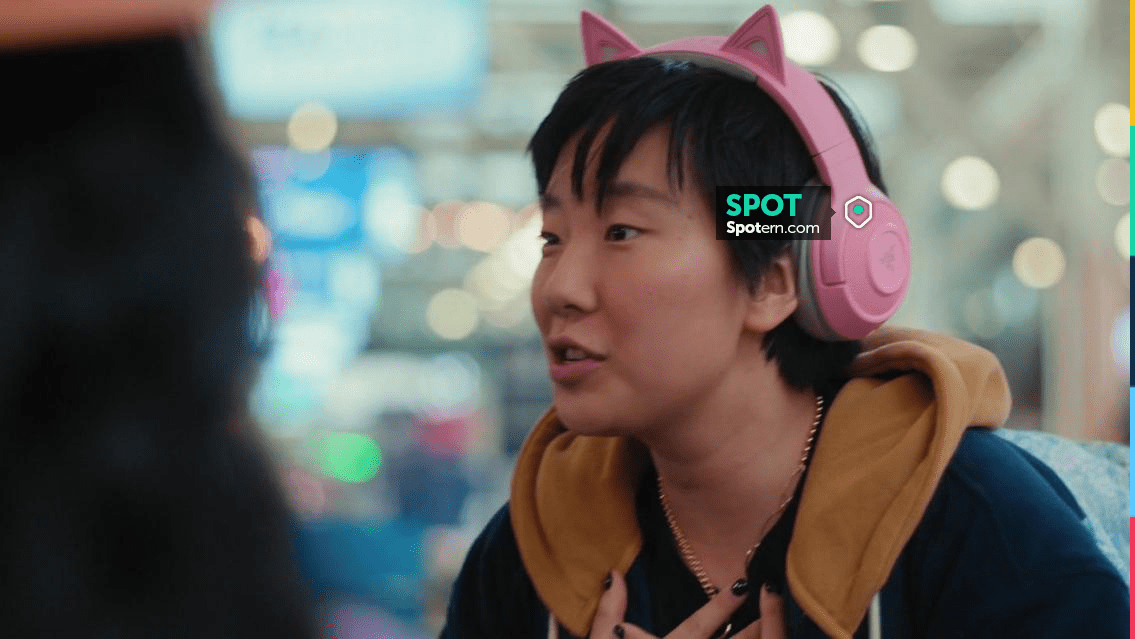 Razer Pink Headphones used by Deadeye (Sabrina Wu) as seen in Joy Ride