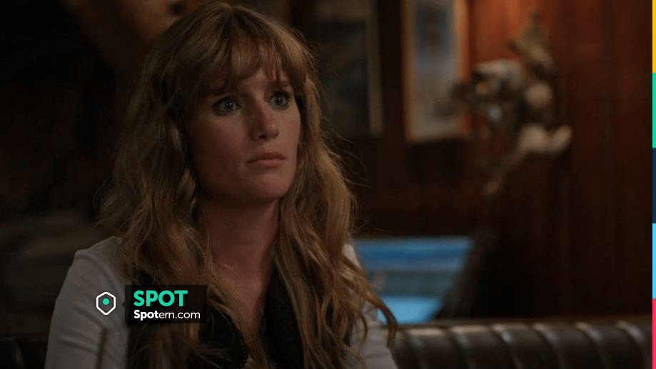 Zara Fad­ed Ef­fect TShirt worn by Ava (Libby Osler) as seen in Virgin