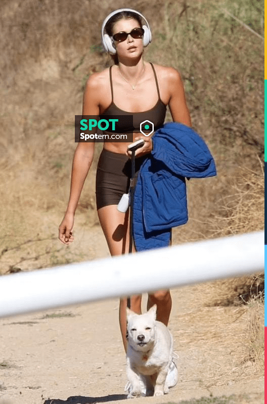 Alo Yoga Airlift Intrigue Bra In Espresso worn by Kaia Gerber in Los  Angeles on August 10, 2023