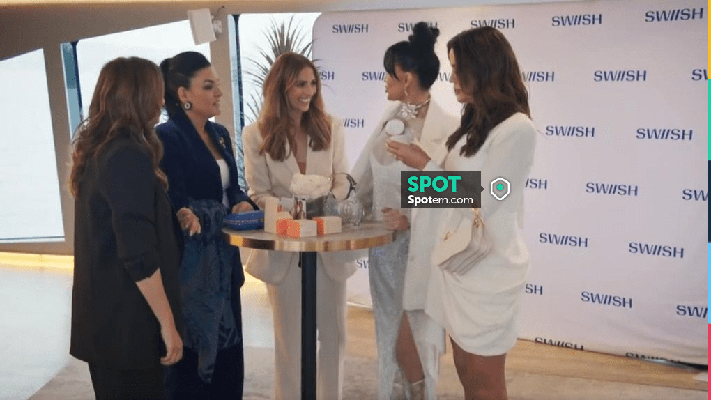 Amazon White Dress Sheath Long Sleeves worn by Nicole O’Neill as seen