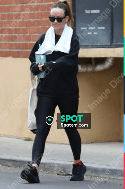 Alo yoga High Waist Airbrush Legging worn by Olivia Wilde in Los Angeles  post on June 8, 2023