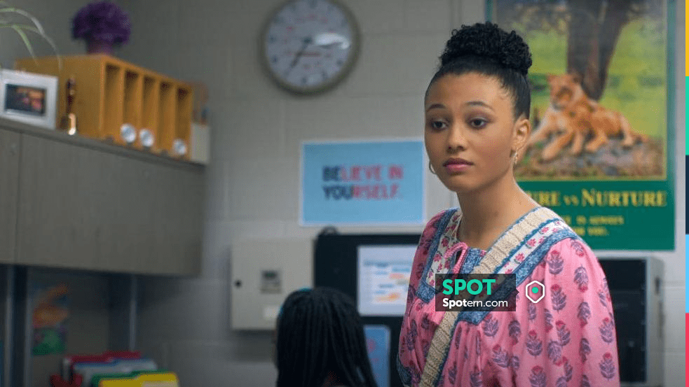 Old Navy PuffSleeve Matching Floral Swing Dress worn by Madison