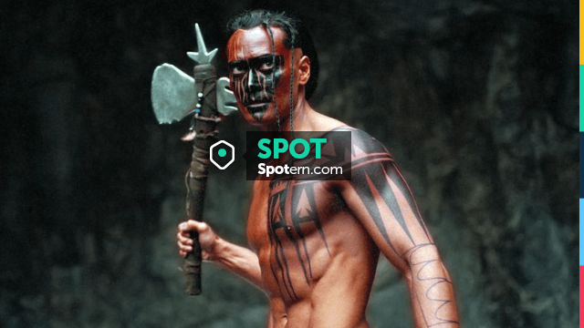 The authentic axe of Mani (Mark Dacascos) in the Pact of The wolves