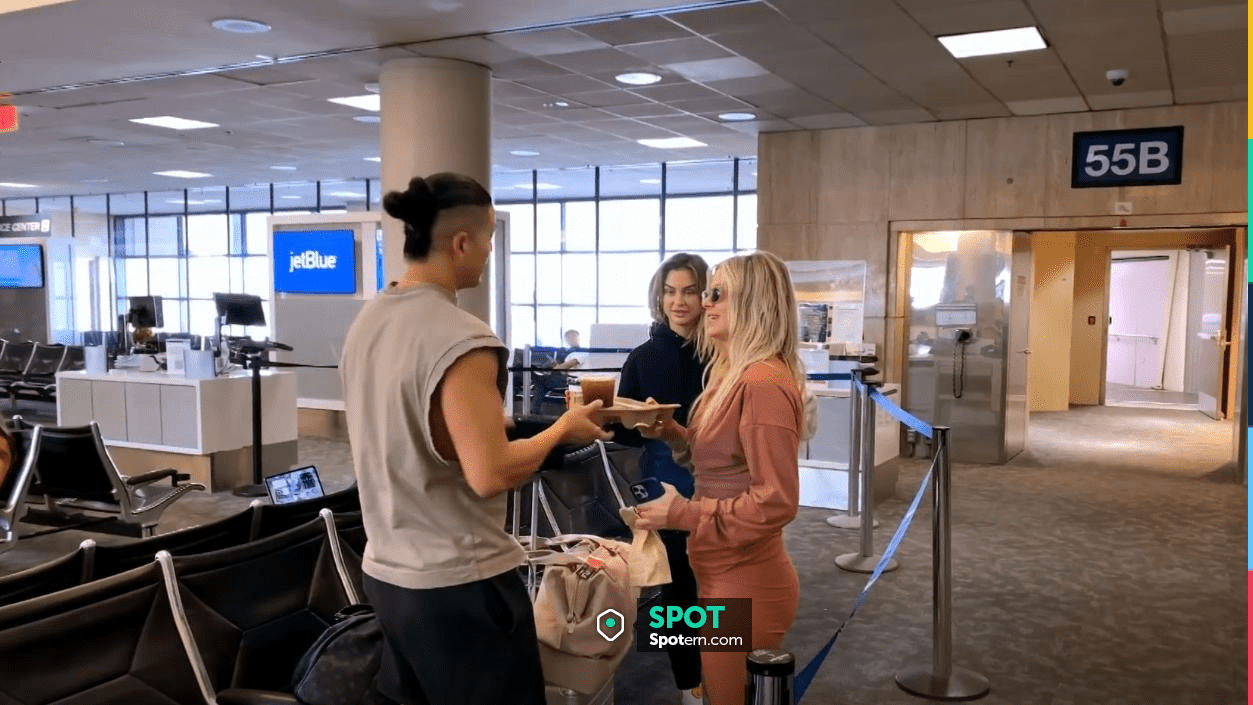 Beis The Weekend Travel Bag worn by Ariana Madix as seen in Vanderpump