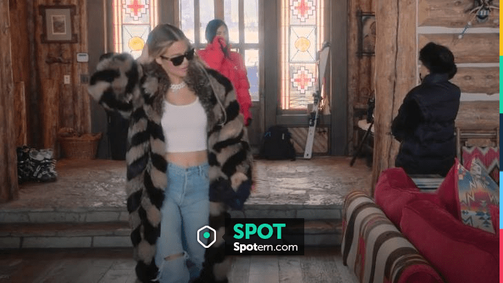 Levi's '94 Baggy Ripped Jeans worn by Khloe Kardashian as seen in The ...