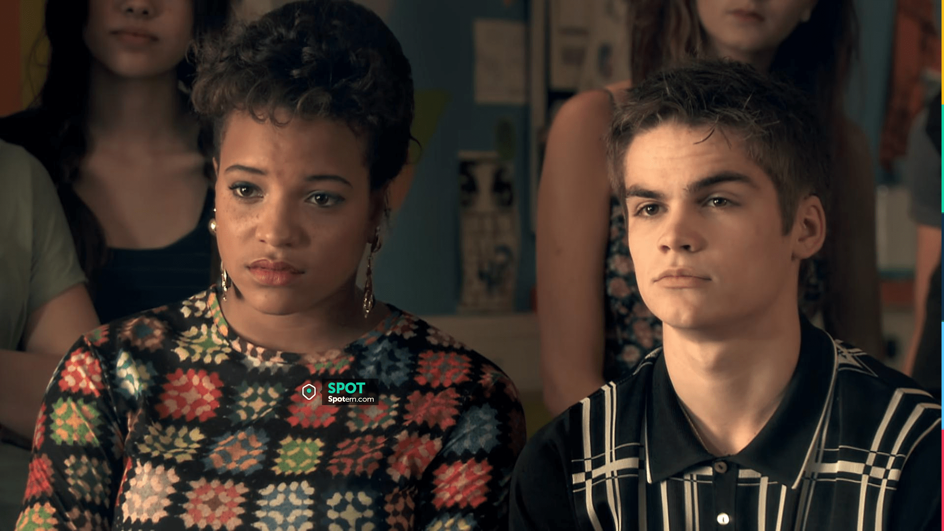 Vestido con estampado cuadrado de la abuela de House of Holland usado por  Liv Malone (Laya Lewis) en pieles (S06E08) | Spotern