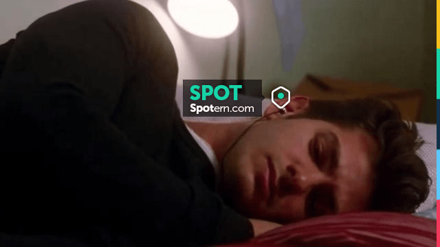 The in-ear headphones of Peter Parker (Andrew Garfield) in Tha Amazing  Spider-Man 2 | Spotern