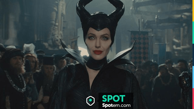 The replica of the costume of Maleficent (Angelina Jolie) in the movie Evil  | Spotern