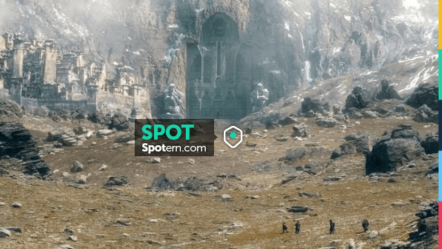 The lair of Smaug the Golden (Benedict Cumberbatch) in The Hobbit : the ...