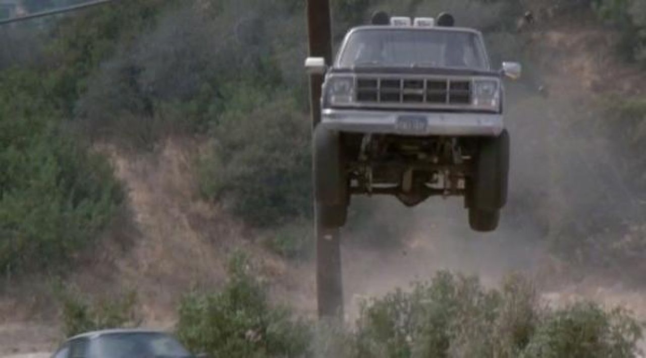 Pick Up L'homme Qui Tombe à Pic Le GMC Sierra de Lee Majors dans L'homme qui tombe à pic | Spotern