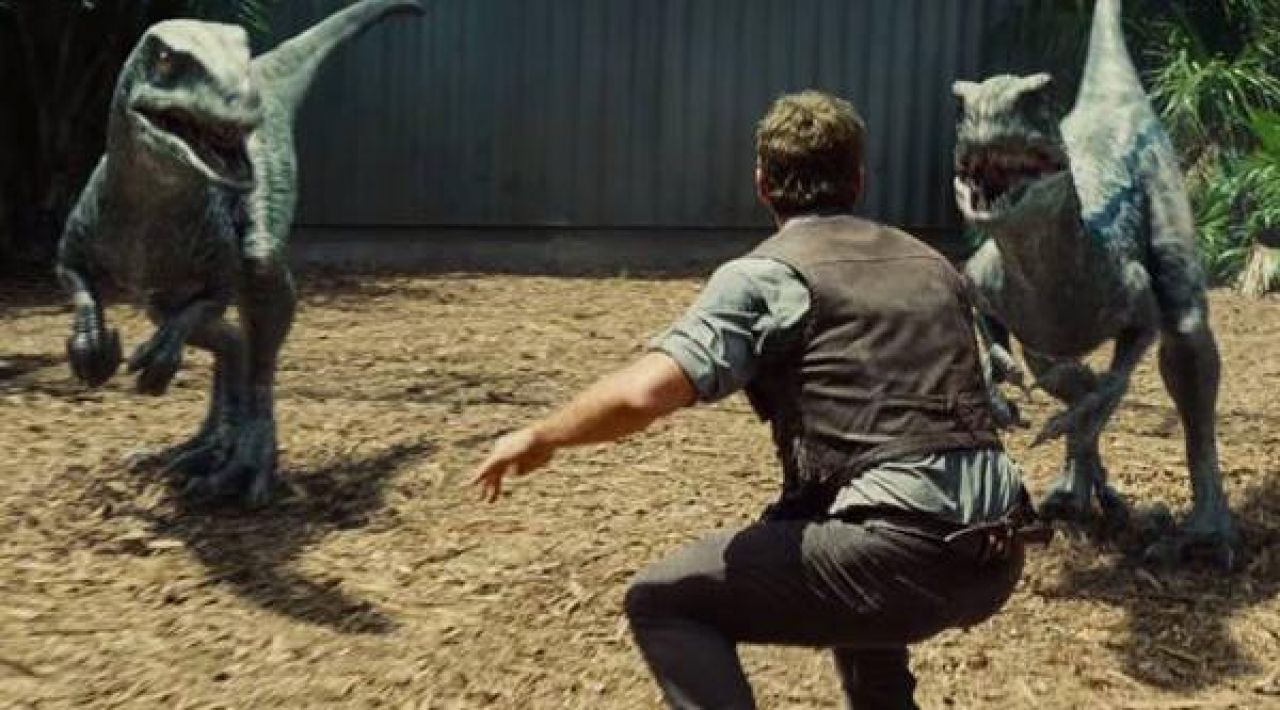 The survival knife of Owen Grady (Chris Pratt) in Jurassic
