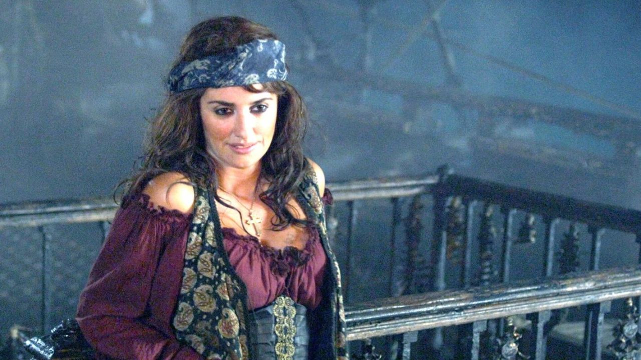 The sleeveless jacket of Angelica (Penelope Cruz) in Pirates of the Caribbe...