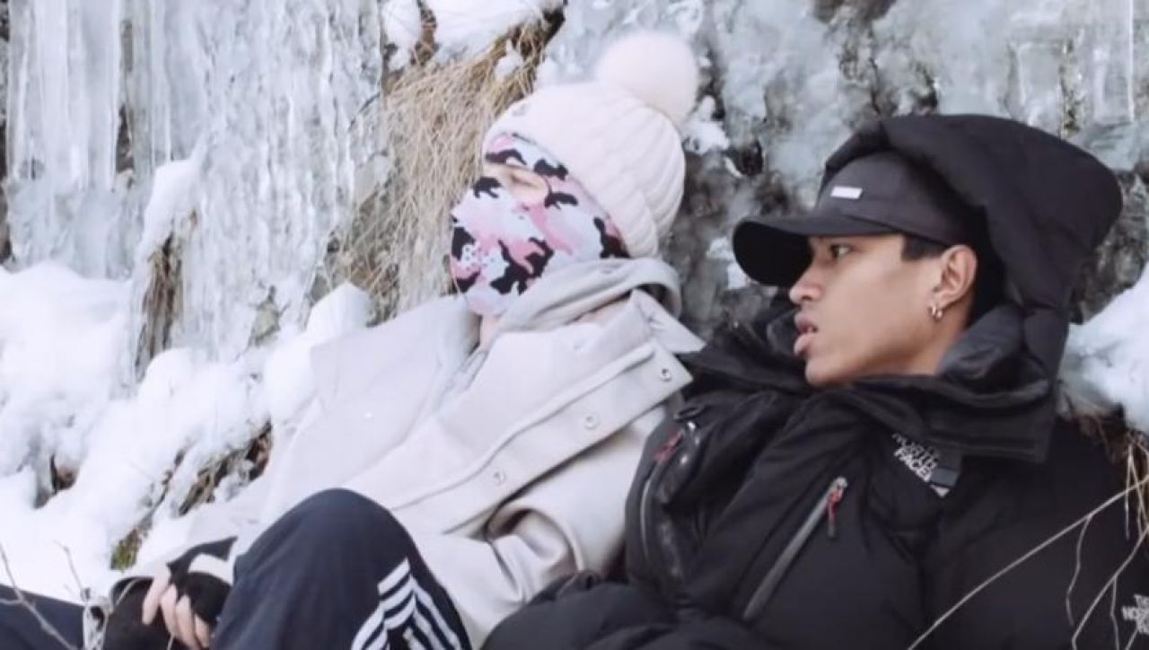 The bonnet Moncler white in the clip Diamond by Yung Lean.