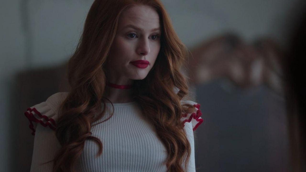 The white top ruffle red of Cheryl Blossom (Madeleine Petsch) in Riverdale ...