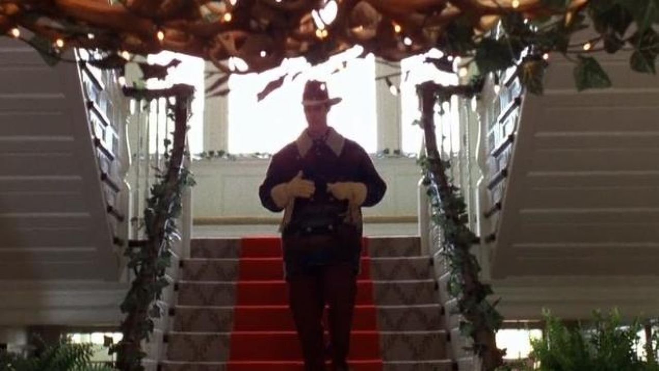 Les gants de cowboy avec des franges de Lloyd Christmas (Jim Carrey) dans l...
