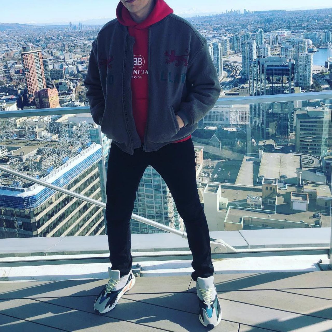 Sneakers Adidas Yeezy Wave Runner 700 worn by Tiesto on his account ...