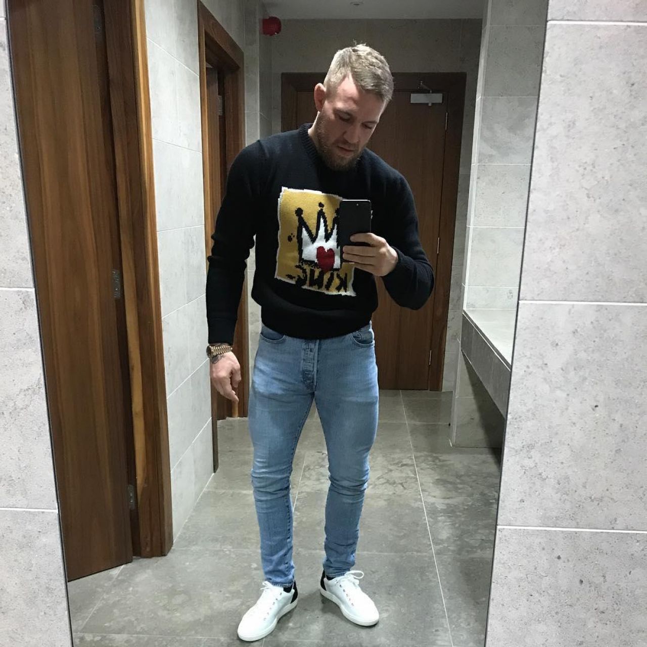 Connor MCGREGOR В пальто