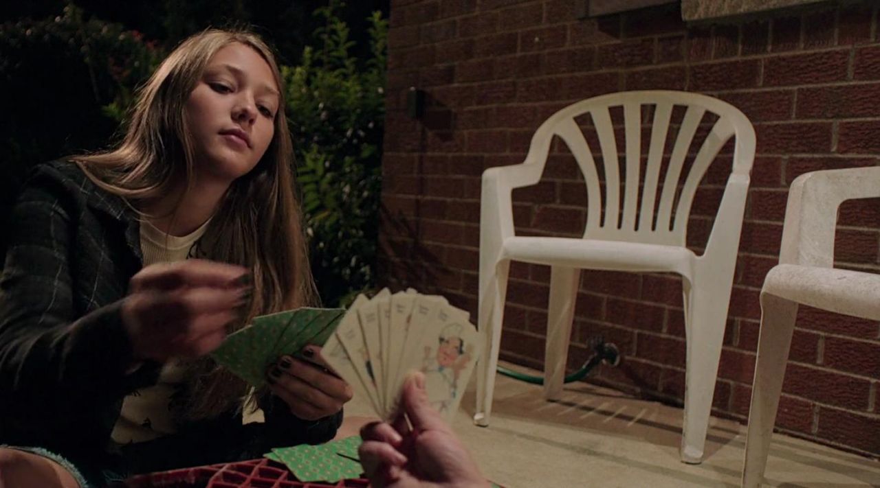 It s follows. It s follows. It s follows. It s follows. Ужас оно преследует 2014.