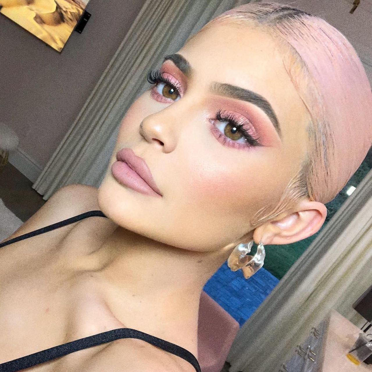 Kylie Jenner's silver earrings as seen on her instagram @kyliejenner