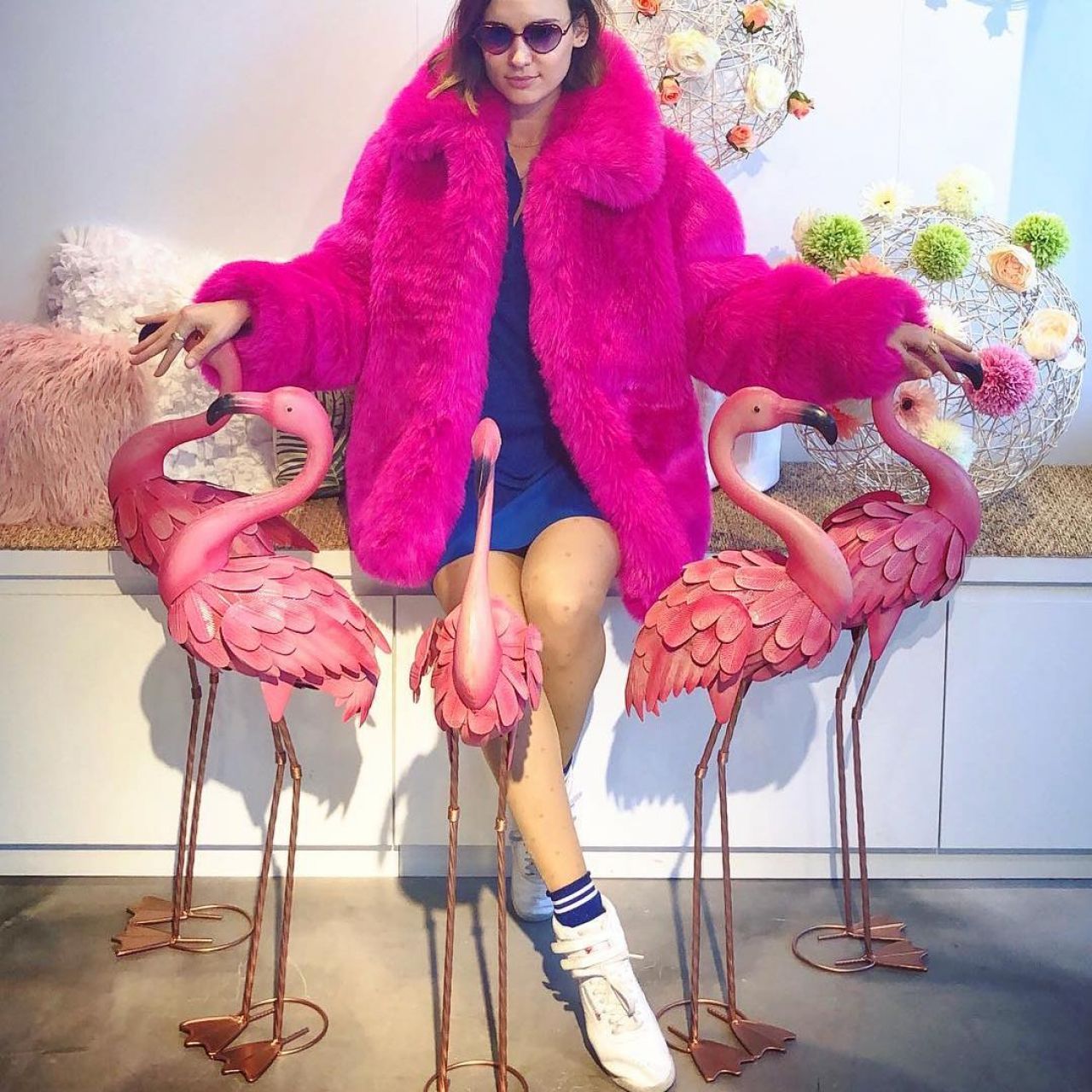 The long coat pink fur Natoo on the account instagram @natoogram.