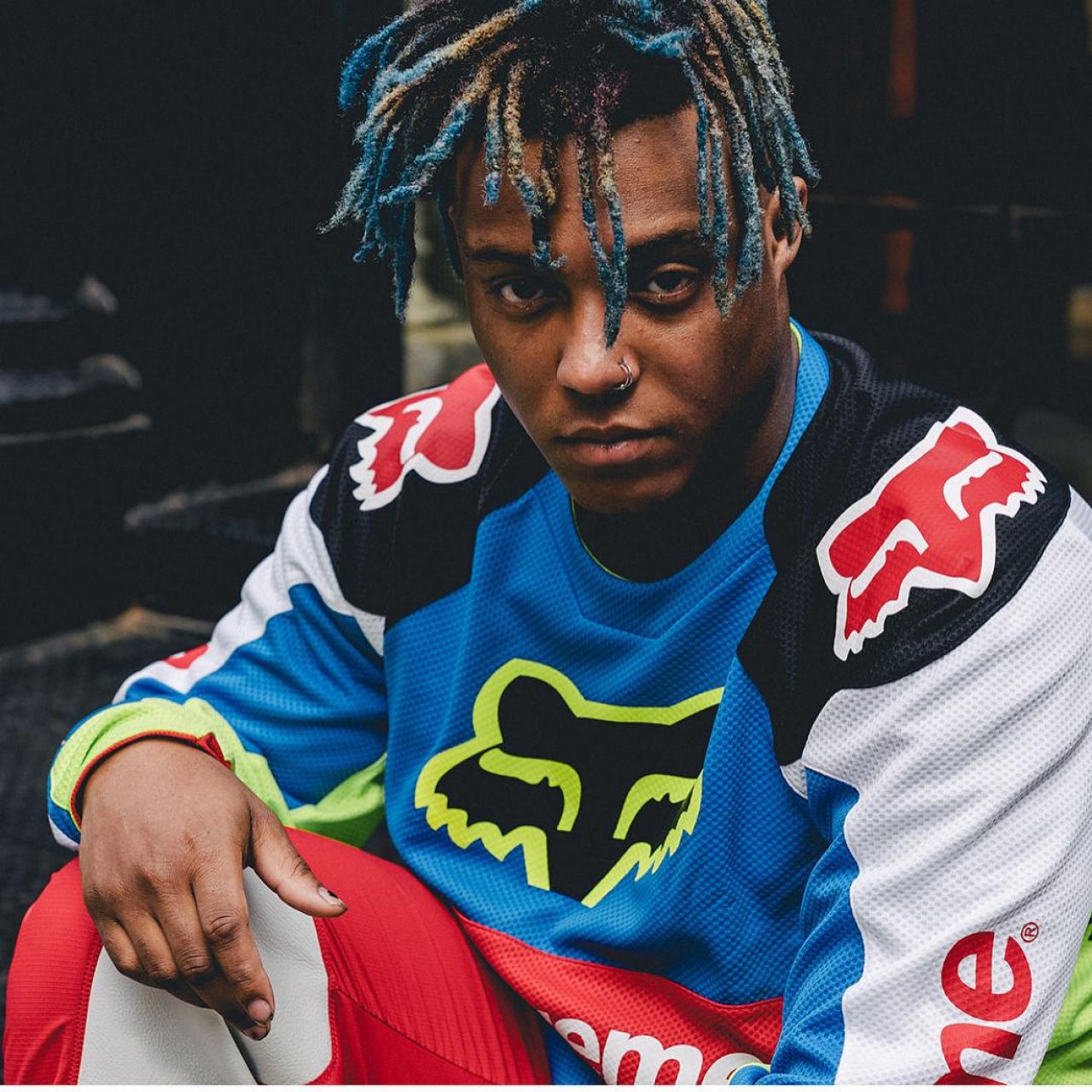 The sweater Supreme x Fox Racing Juice Wrld on his account Instagram