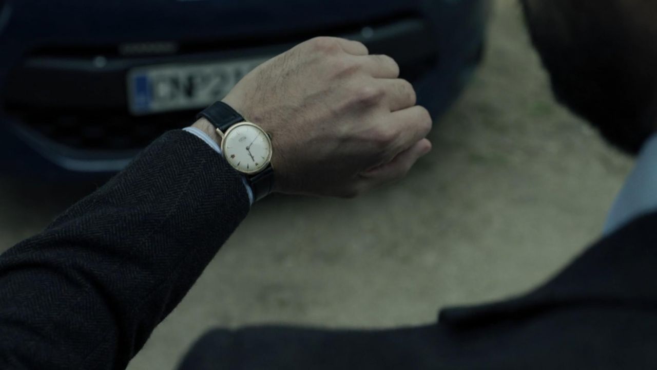 Watch with subtitles. The watch KALENJI el Professor (Álvaro Dead) in the casa de papel s02e06. Wristwatch from Nobody film.