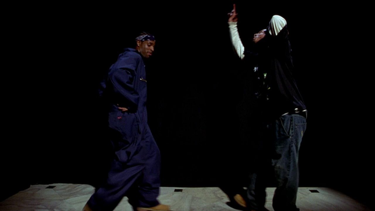 The combination navy blue of Ray Wilkins (Shawn Wayans) Scary Movie 2