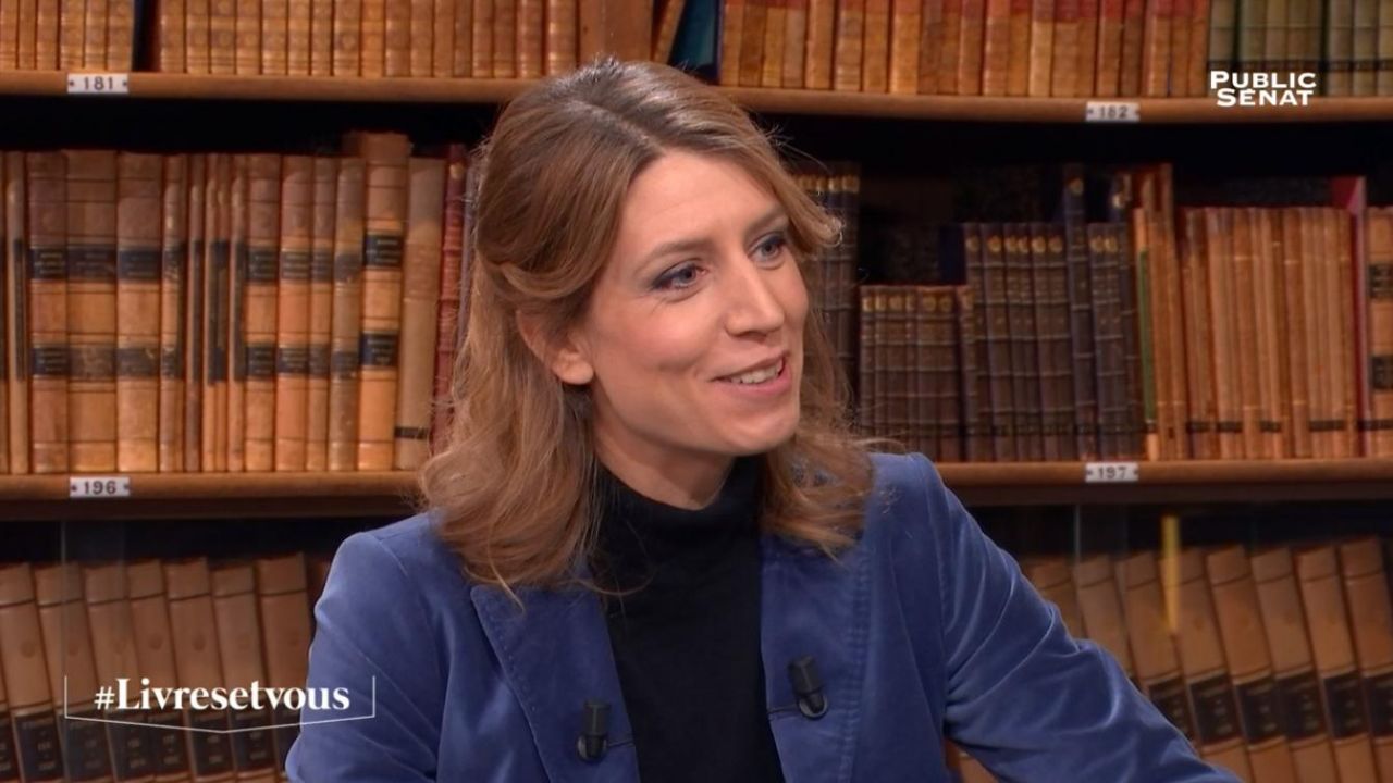 Adèle Van Reeth Quitte Les Chemins De La Philosophie La veste bleue de Adèle Van Reeth dans Livres et vous du 15/12/2018