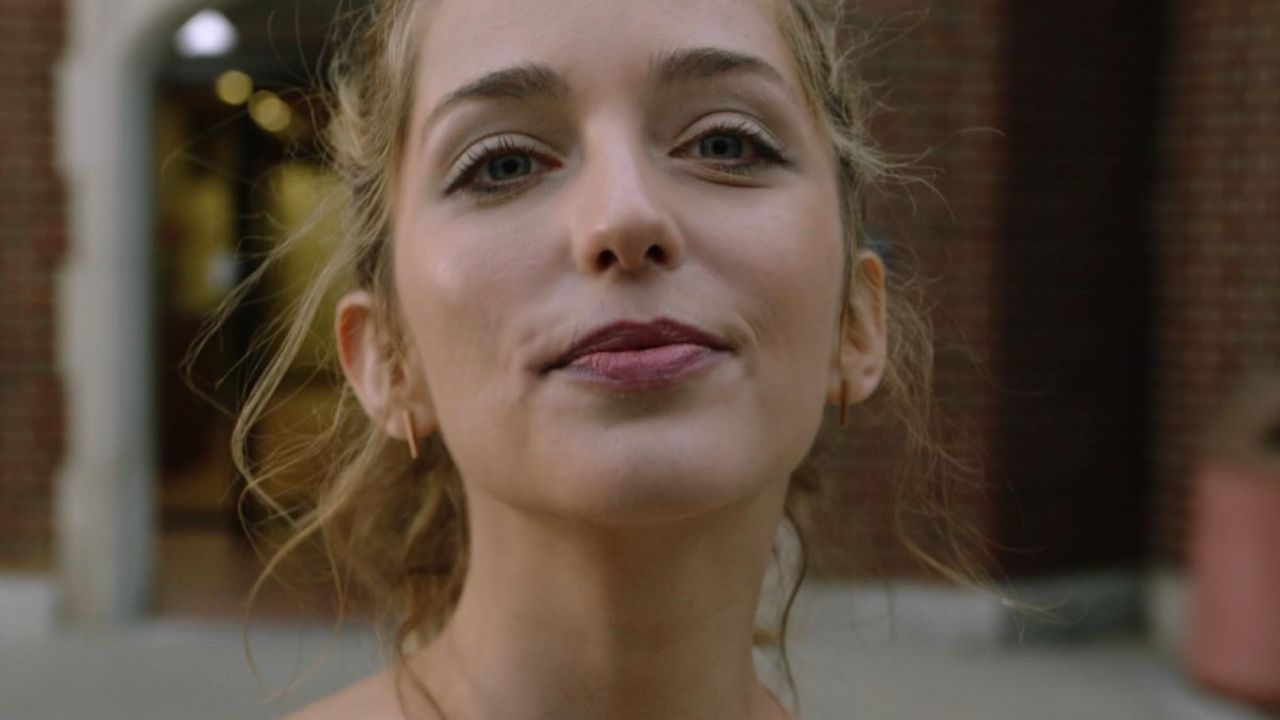 Иди рот. Jessica Rothe Parallels. Jessica Rothe body brokers.