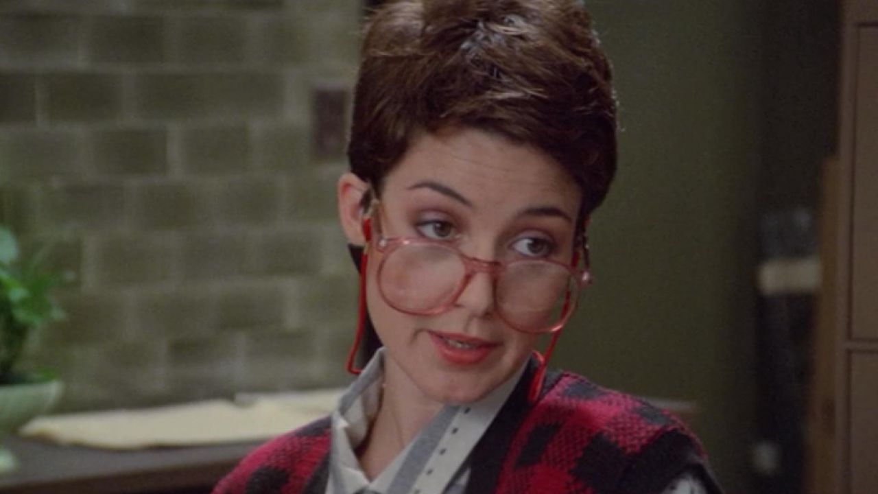 Eyeglasses pink worn by Janine Melnitz (Annie Potts) in S. O. S. Ghosts Spotern