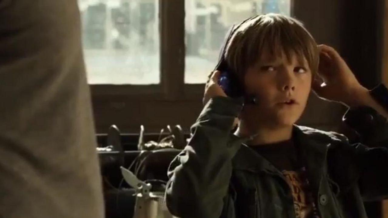 Gaming Headset used by Max Kenton (Dakota Goyo) in Real Steel.