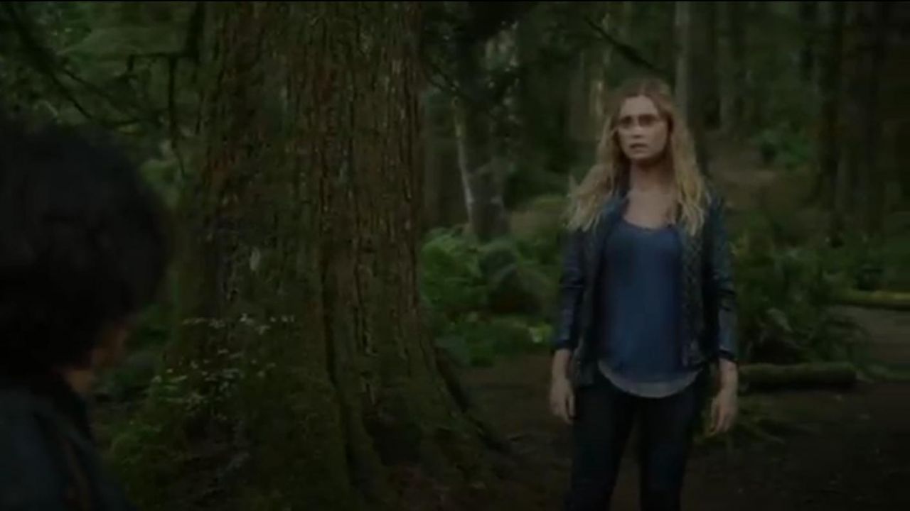 Free People Seamed Moto Skinny worn by Clarke Griffin (Eliza Taylor) in The...