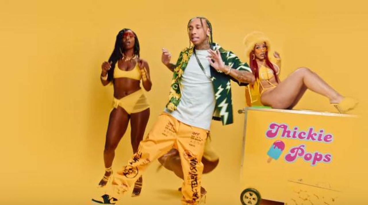 White Regular Tee worn by Tyga in Doja Cat, Tyga Juicy (Official