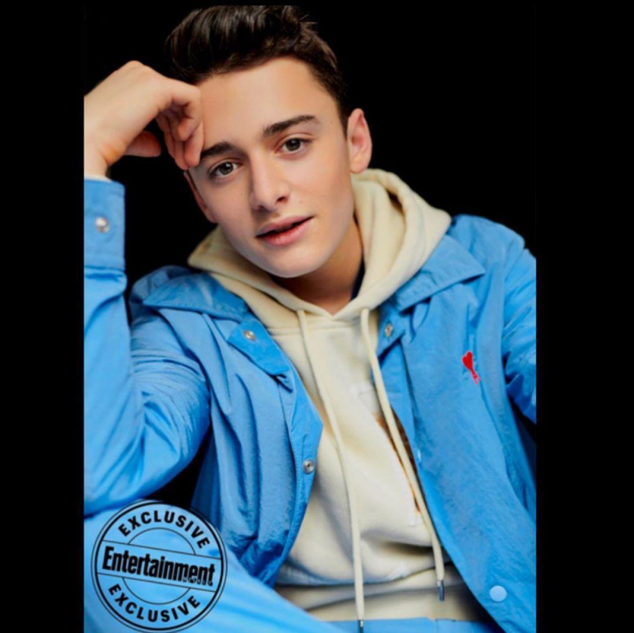 Noah Schnapp Films Et Programmes Tv La veste bleue de Noah schnapp sur le compte Instagram de @noahschnapp
