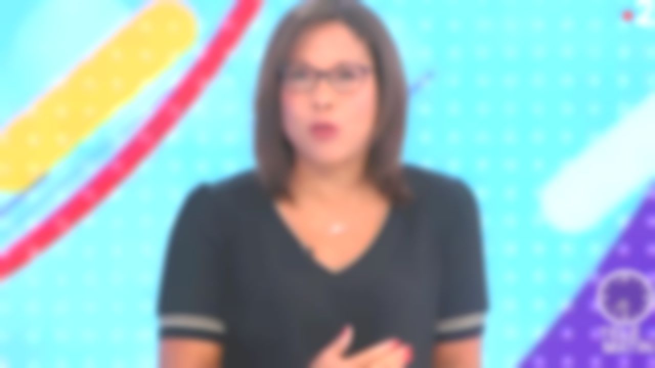 Les 7 Vies De Lea Karine La robe noire col V de Karine Baste-Regis dans Télématin | Spotern