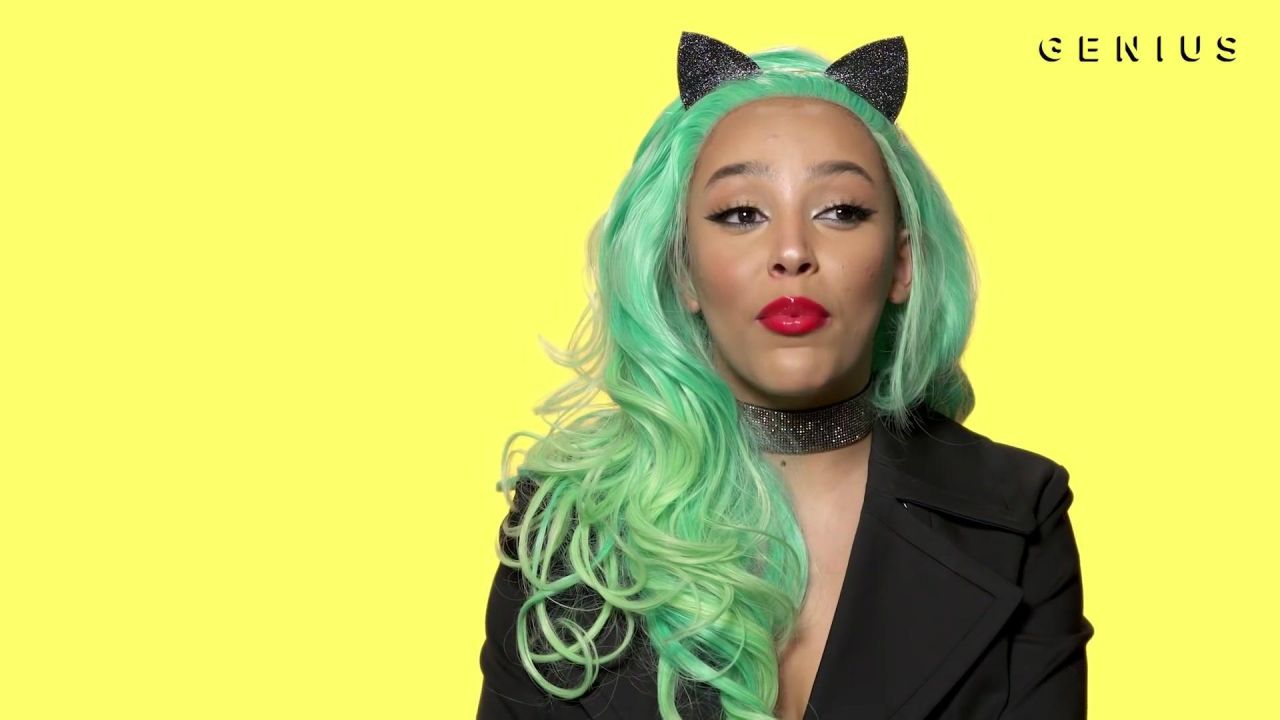 Doja cat перевод red. Doja Cat толстая. Doja. Doja Cat образы. Doja Cat лицо.