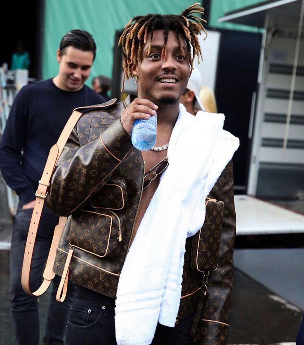 Jacket of the officer Louis Vuitton of Juice Wrld on the account