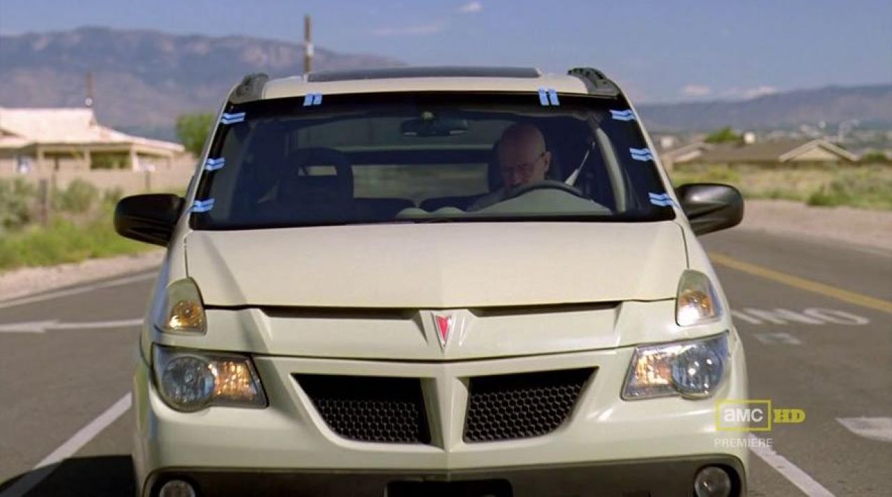 La voiture Pontiac Aztek de Walter White (Bryan Cranston) dans