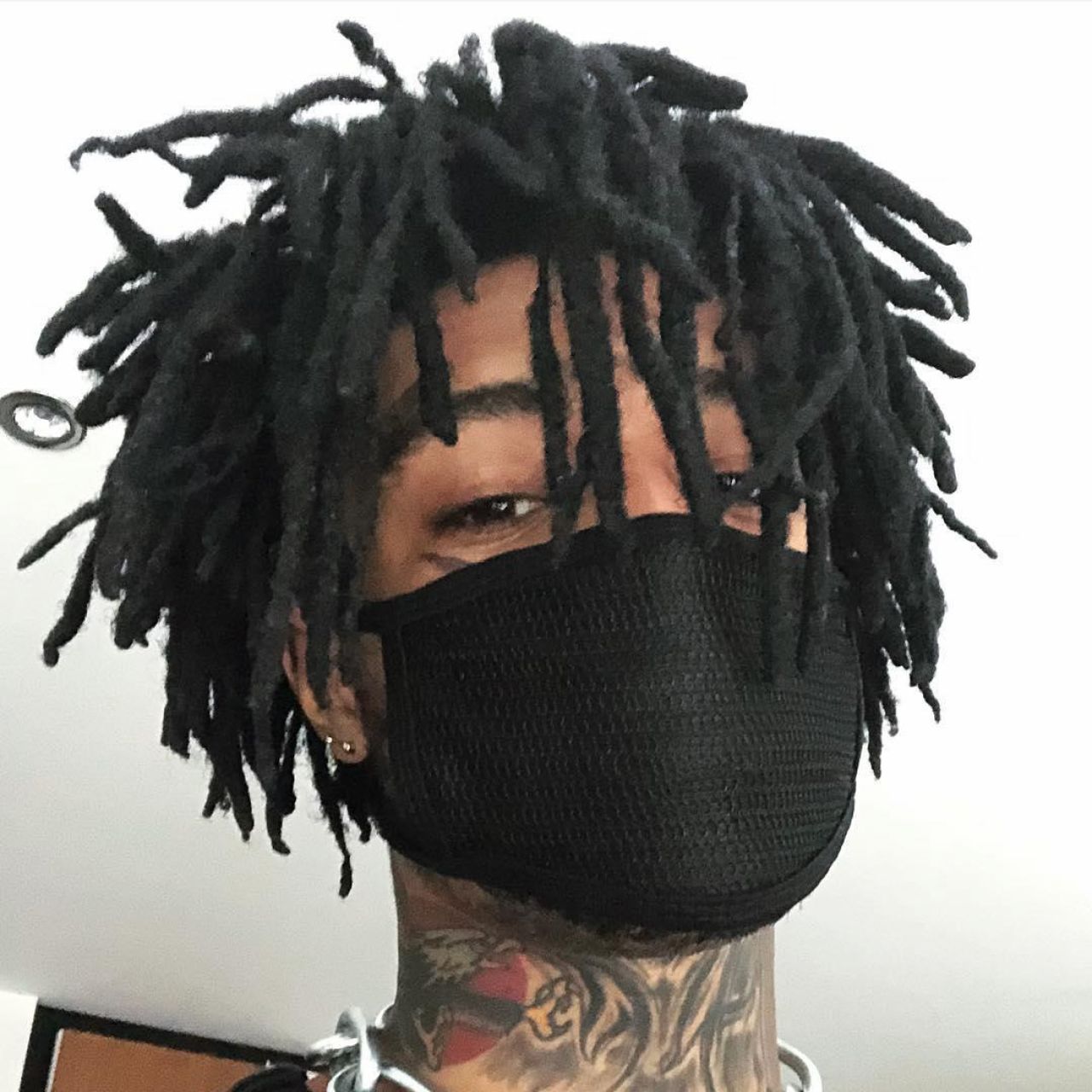 Black Mouth Mask worn by Scarlxrd on his Instagram account @scarlxrd.