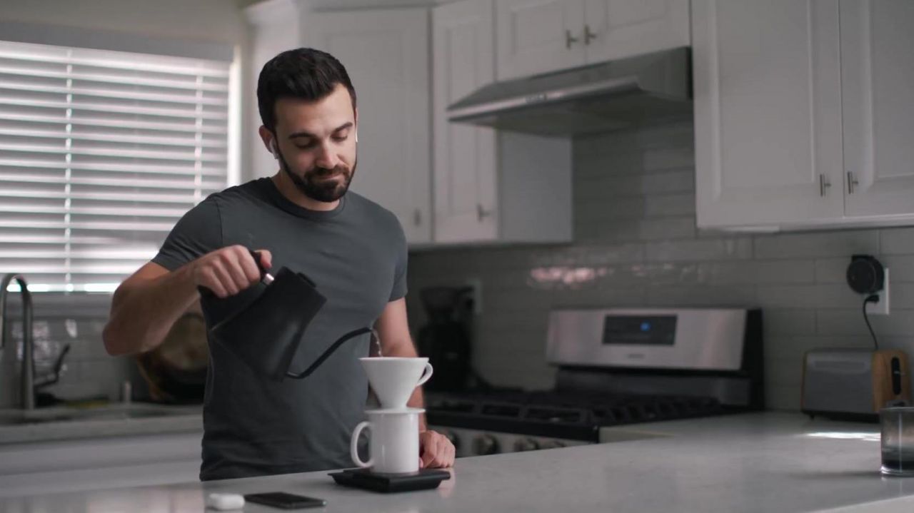 The filter holder coffee used by Matt D Avella in My New Morning