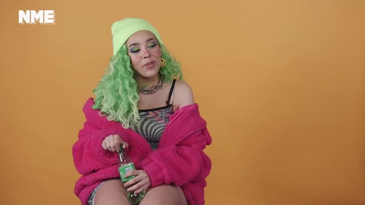 Pink oversized fleece jacket worn by Doja Cat in Doja Cat Show & Tell