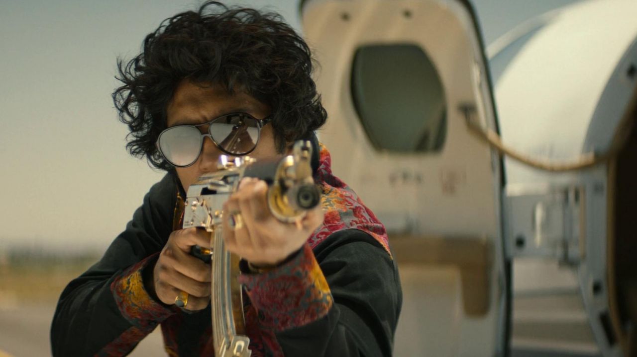 Black Mirror Sunglasses worn by Rafael Caro Quintero (Tenoch Huerta) in