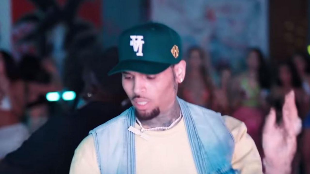 Cap LA upside down of Chris Brown in Chris Brown, Young Thug - Go Crazy ...