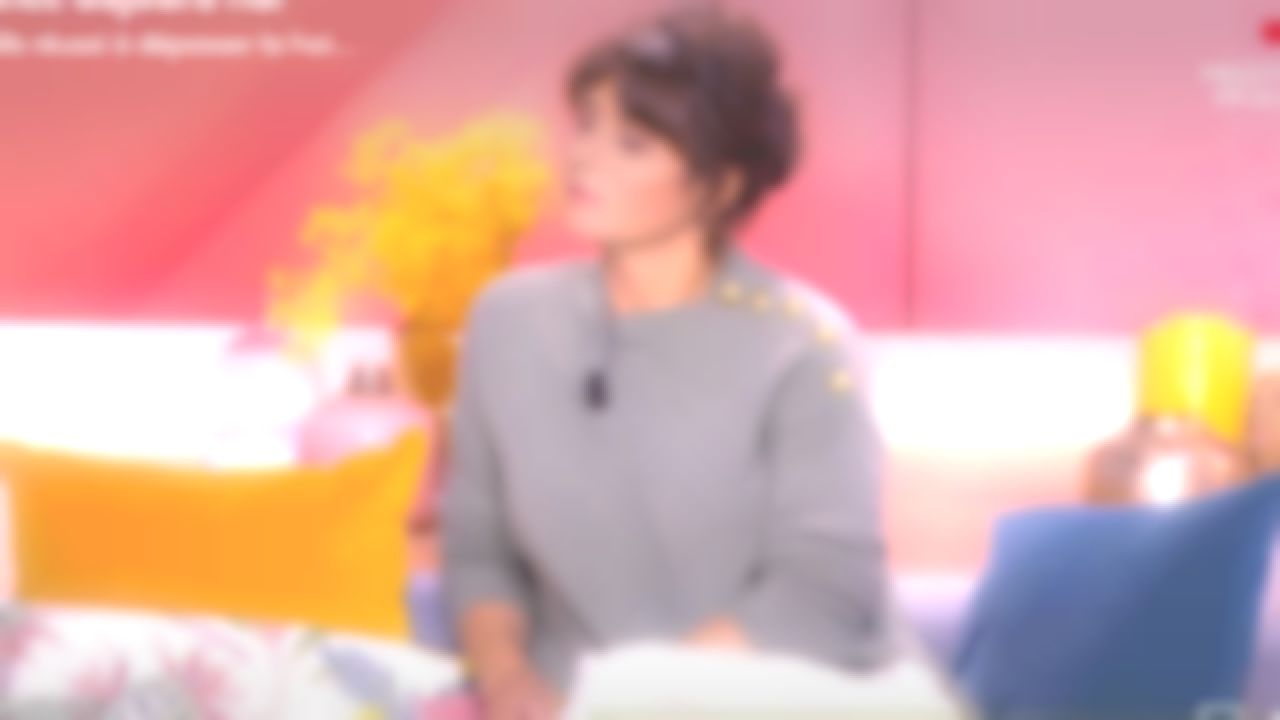 Pull Faustine Bollaert Ca Commence Aujourd'hui Le pull col montant en laine mérinos Vert de Faustine Bollaert dans Ça