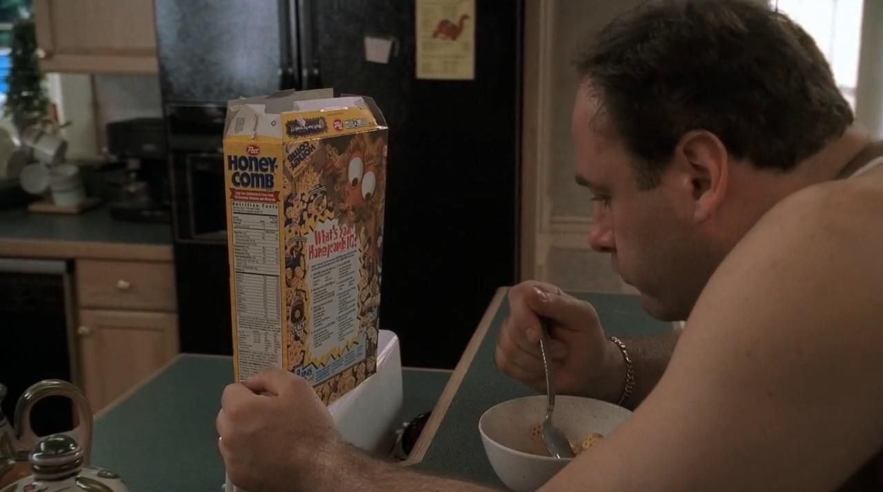 Cereal Honeycomb of Tony Soprano (James Gandolfini) in The sopranos.