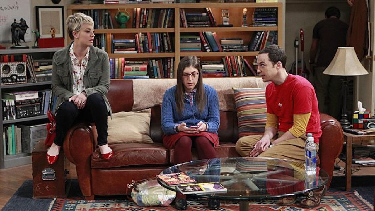 Big bang theory in english. Теория большого взрыва комната Шелдона. Теория большого взрыва комната Леонарда.