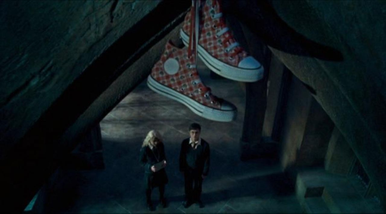 The converse Chuck Taylor Luna Lovegood (Evanna Lynch) in Harry Potter and ...